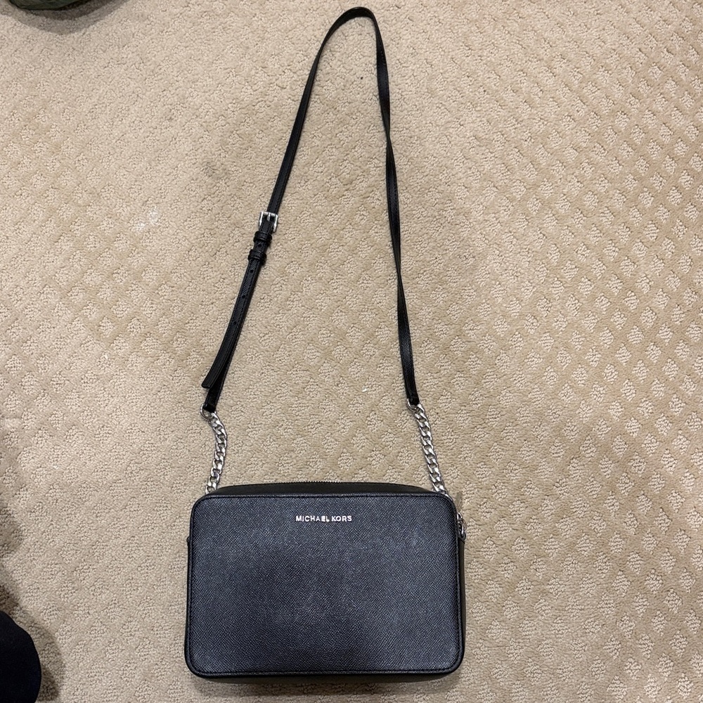 Michael Kors Elegant Black Crossbody Bag